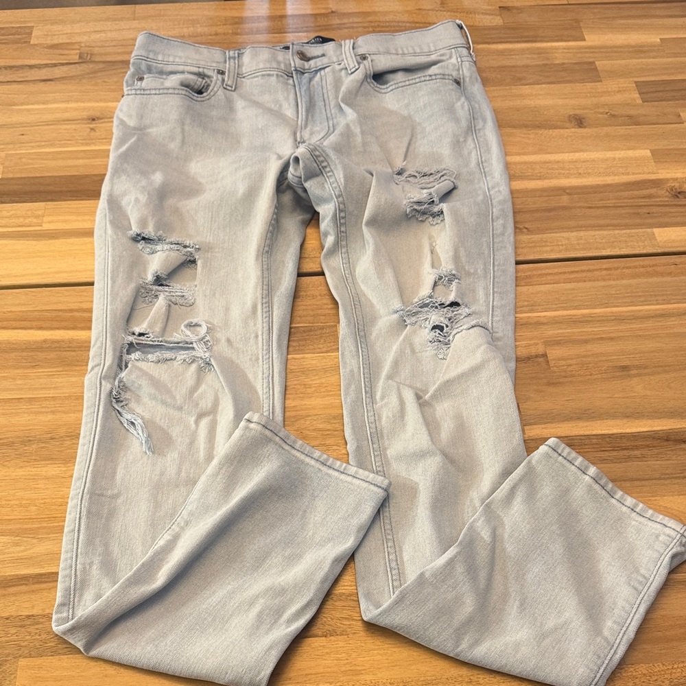 Hollister Men’s Light Blue Distressed Stacked Skinny Jeans - Size 32/30